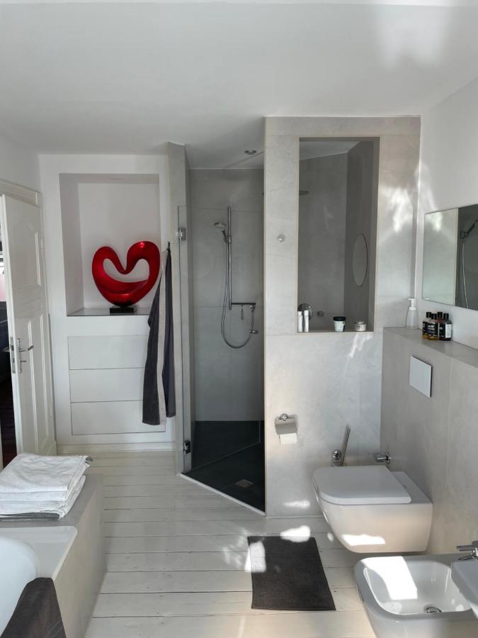 Apartamento Denkmalgeschuetztes Schmuckstueck Düsseldorf Exterior foto